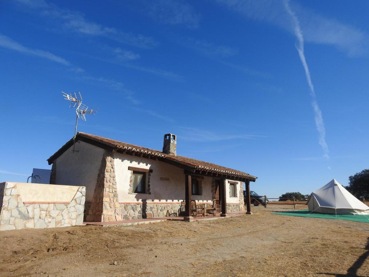 Eco-Lodge En La Reserva Privada Campanarios De Azaba - Proyecto De Conservacion Espeja 외부 사진