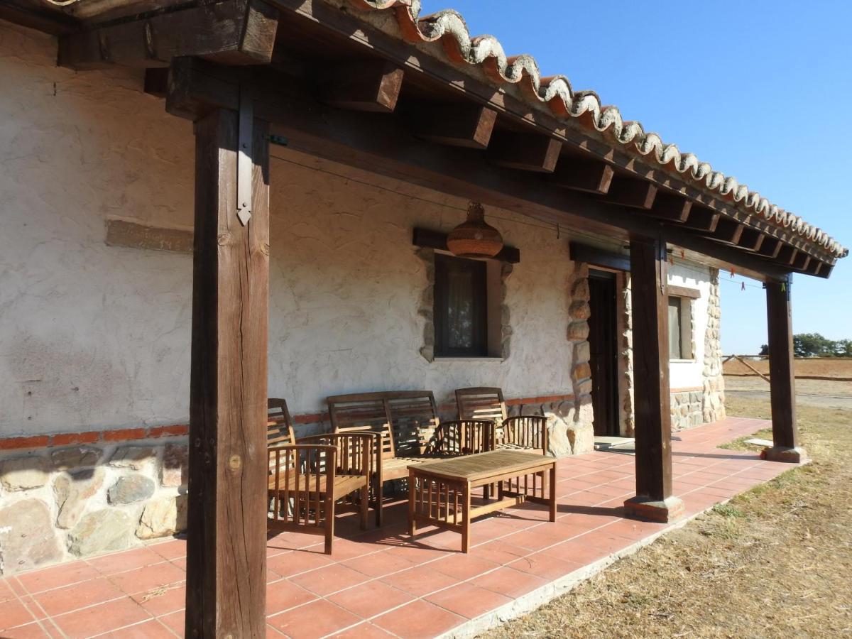 Eco-Lodge En La Reserva Privada Campanarios De Azaba - Proyecto De Conservacion Espeja 외부 사진