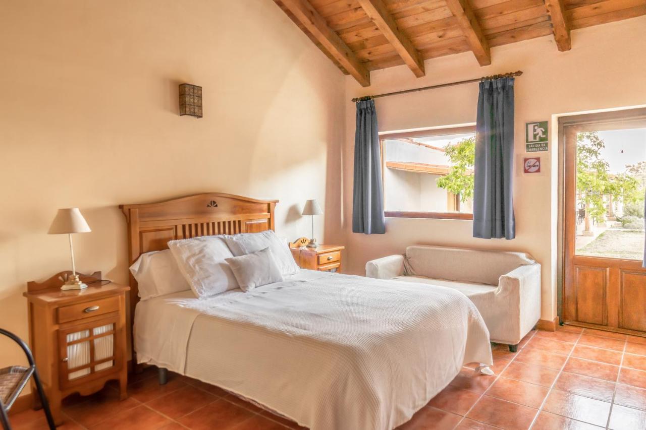 Eco-Lodge En La Reserva Privada Campanarios De Azaba - Proyecto De Conservacion Espeja 외부 사진