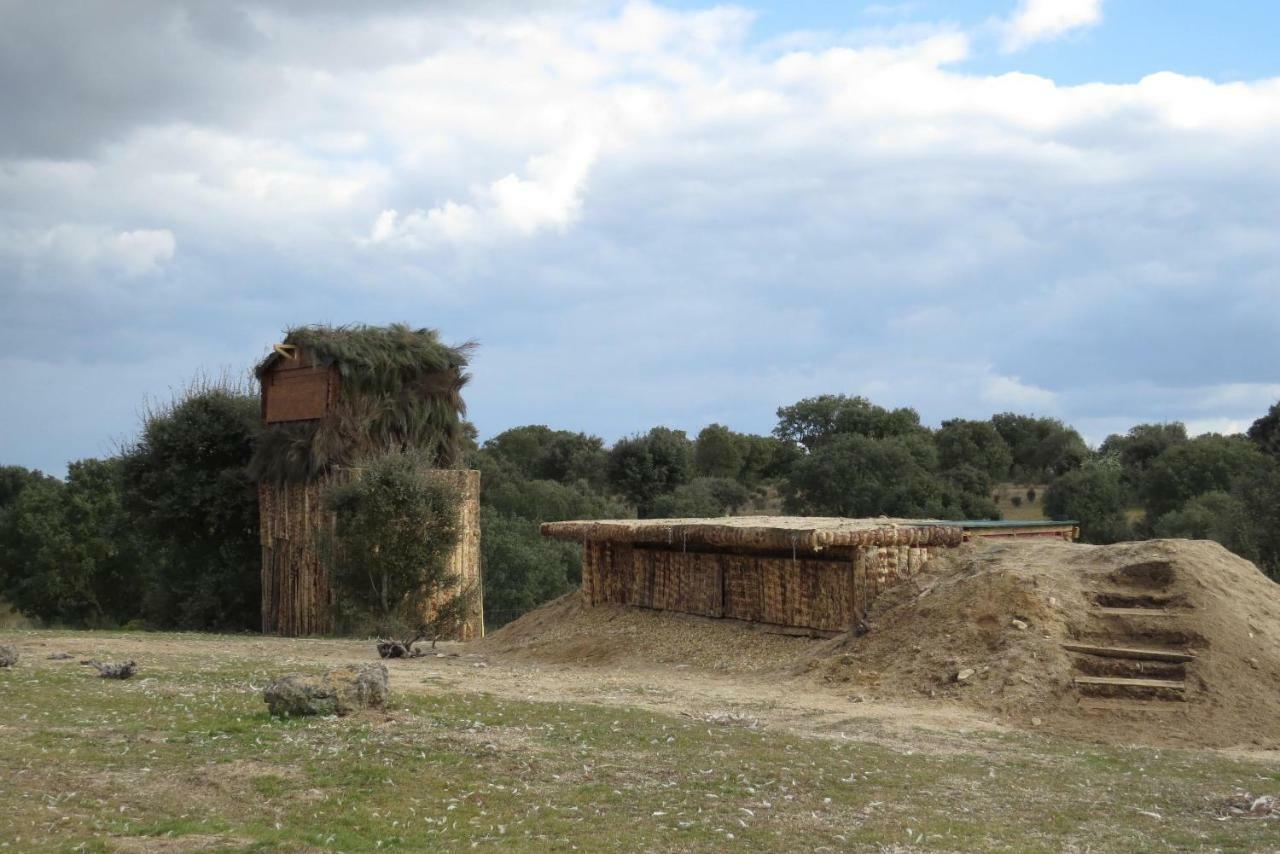 Eco-Lodge En La Reserva Privada Campanarios De Azaba - Proyecto De Conservacion Espeja 외부 사진